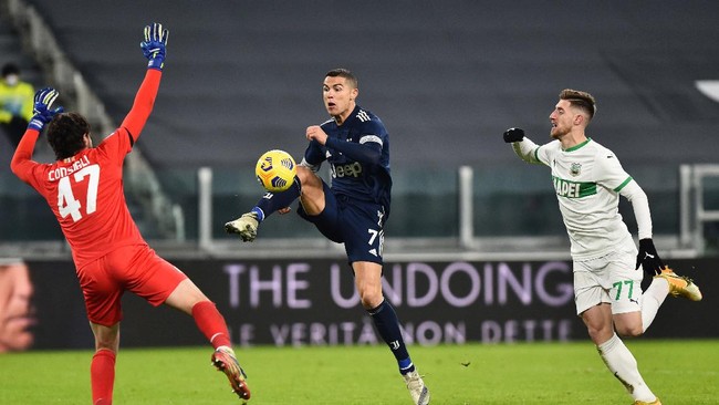 Cristiano Ronaldo hanya butuh satu gol tambahan di laga Inter Milan vs Juventus untuk mengukir sejarah sebagai pemain tersubur di muka bumi.