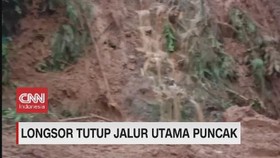 VIDEO: Longsor Tutup Jalur Utama Puncak, Gunung Mas