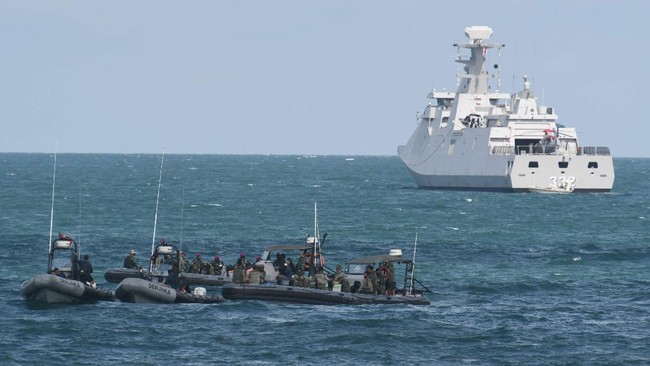 Sinyal black box atau kotak hitam pesawat Sriwijaya Air SJ 182 tertangkap oleh KRI Rigel yang berada di sekitar Pulau Lancang.