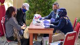 FOTO: Setor Data Antemortem untuk Identifikasi Korban SJ 182 Tim DVI Polri per Senin (11/1) petang telah menerima 53 sampel DNA dari keluarga korban Sriwijaya Air SJ 182, dan mengidentifikasi identitas satu korban.