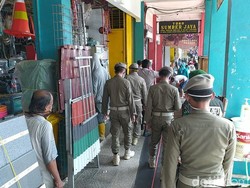 PPKM Dimulai, Pasar-Terminal di Ciamis Digeruduk Petugas