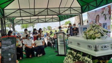 Prosesi Pemakaman Pramugari Christine Dacera yang Tewas Mengenaskan