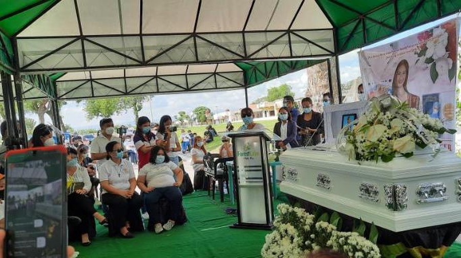 Prosesi Pemakaman Pramugari Christine Dacera yang Tewas Mengenaskan