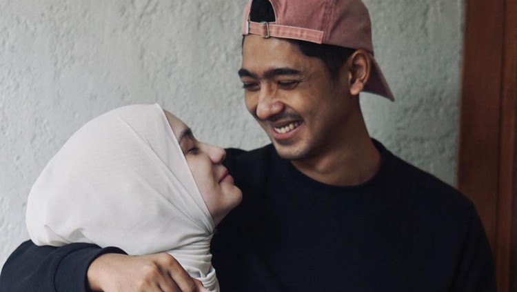 Putri Anne Putri Anne