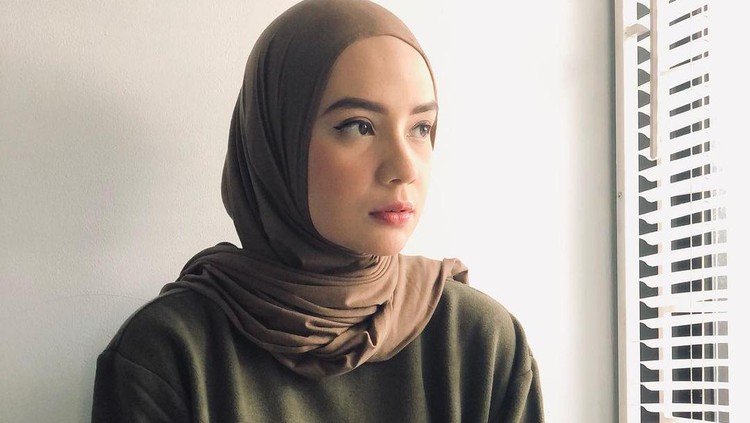 Putri Anne Putri Anne