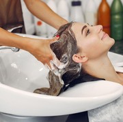 Rekomendasi Shampoo Tanpa SLS, Bikin Rambut dan Kulit Kepala Lebih Sehat