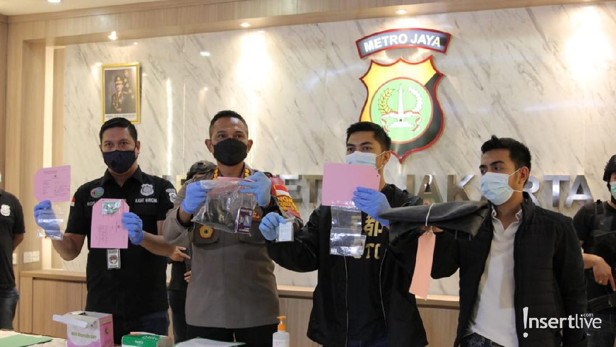 APH&comma; suami Nindy Ayunda