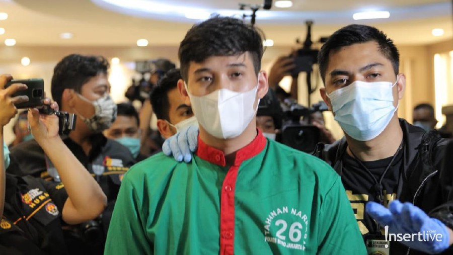 APH, suami Nindy Ayunda