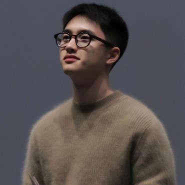 D.O. EXO Tampil Gemas dengan Kacamata, Fans Auto Ambyar