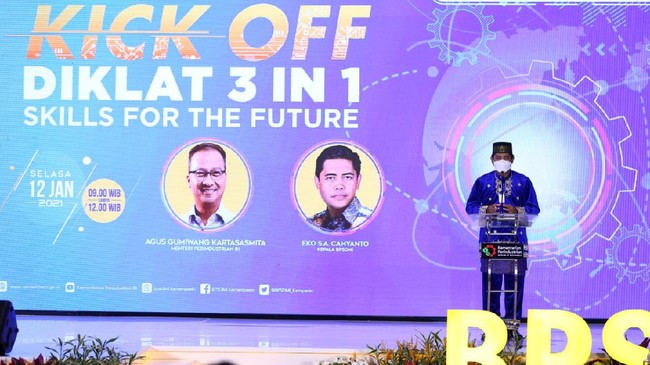 Kemenperin membuka Pelatihan 3 in 1 yang digelar serentak di tujuh Balai Diklat Industri dan melibatkan 101 industri pada Selasa (12/01).