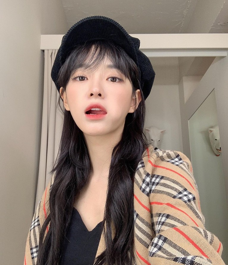 7 Potret Kim Se Jeong, Si Cewek Badass di 'The Uncanny Counter' Foto 1