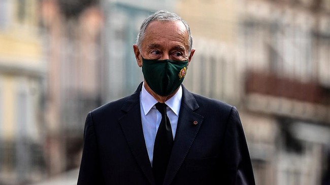 Presiden Portugal Marelo Rebelo de Sousa dinyatakan positif terinfeksi virus corona tanpa gejala.