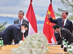 Luhut Beberkan China Diajak Garap Kereta Cepat ke Surabaya