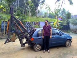 Menolak Mati, Mobil Tua Ini Disulap Jadi Eskavator