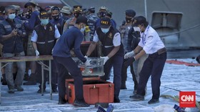 Sejumlah Pencari SJ 182 hingga Jurnalis Reaktif Covid di JICT