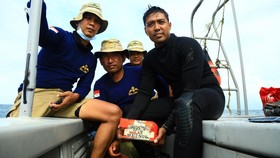 Detik-detik Penyelam Temukan Black Box Sriwijaya Air SJ 182