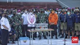 FOTO: Penemuan Black Box FDR Sriwijaya Air SJ 182 Tim penyelam dari TNI AL berhasil menemukan black box yang merekam data penerbangan (FDR) pesawat Sriwijaya Air yang jatuh di perairan Kepulauan Seribu.