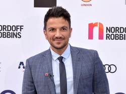 Musisi Peter Andre Positif COVID-19, Gejalanya Selalu Mengantuk