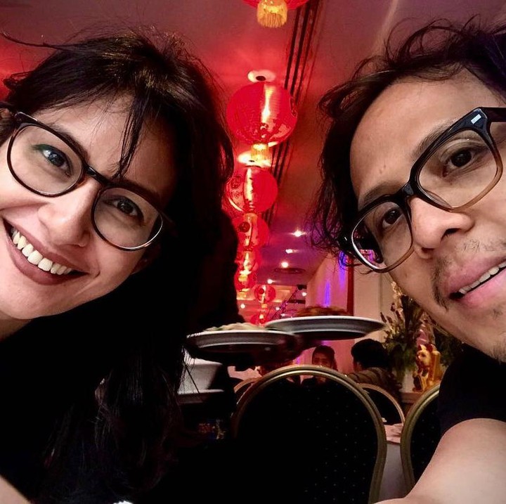 <p>Raihaanun rupanya cinlok alias cinta lokasi dengan sutradara film <em>Badai Pasti Berlalu</em>, Teddy Soeriaatmadja. Mereka pun menikah pada 2007, tahun yang sama dengan rilis film tersebut. (Foto: Instagram @raihanuun)</p>