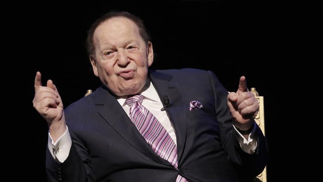 Raja judi AS, Sheldon Adelson, yang merupakan pendukung Donald Trump meninggal pada usia 87 tahun.