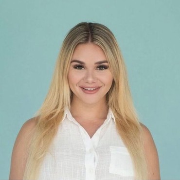 Terlalu Seksi, Model Playboy Ini Ditolak di Aplikasi Kencan