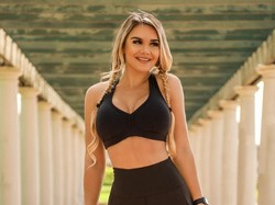 Model Playboy Ini Ditolak di Aplikasi Kencan karena Terlalu Seksi