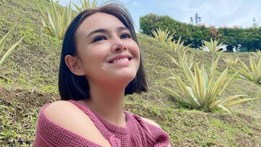 img-title Amanda Manopo Keceplosan Pernah Nikah di Usia 18 Tahun, Ini Kata Sang Ibu
