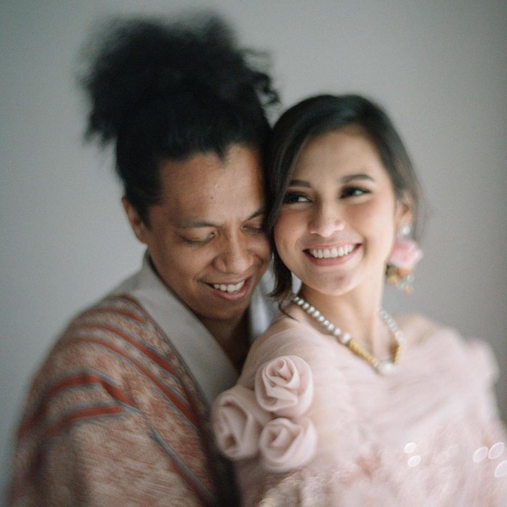 <p>Selamat menempuh hidup baru untuk Arie Kriting dan Indah Permatasari. (Foto: Instagram @imagenic)</p>