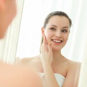 Bukan Cuma Untuk Bayi, Simak 5 Manfaat yang Bisa Kamu Dapatkan dari Baby Oil