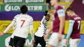 FOTO: Tendangan Voli Pogba yang Bawa Man Utd Gusur Liverpool Gol tendangan voli Paul Pogba membawa Manchester United menang atas Burnley dan menggusur Liverpool dari puncak klasemen Liga Inggris.