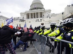 Pejabat AS Ditangkap Terkait Rusuh Massa Trump di Capitol