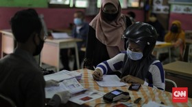 Dinsos DKI Larang Warga yang Sedang Sakit Ambil Bansos Tunai