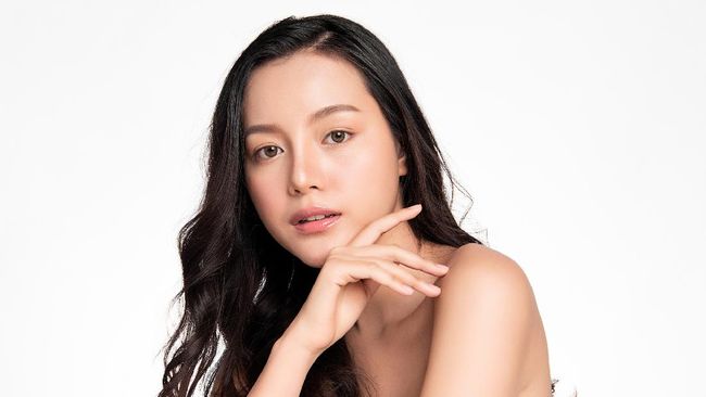 Konsep cantik ala Korea Selatan kini tengah menjadi fenomena sendiri. Mau tidak mau, konsep cantik itu menggeser standar kecantikan yang sebelumnya ada.