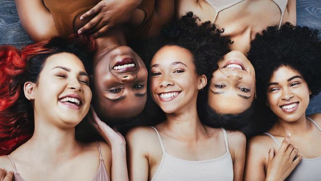 Skinimalism, Tren Kecantikan yang Diprediksi Populer di 2021 Konsep 'skinimalism' diprediksi bakal jadi tren kecantikan yang populer di tahun 2021. Apa itu 'skinimalism'?