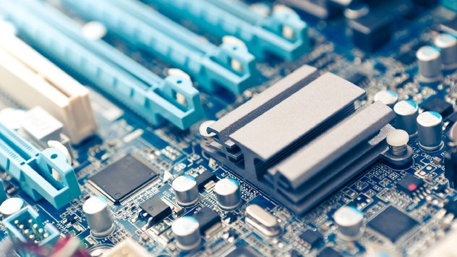 Perangkat komputer itu dibangun sendiri oleh pendirinya, Steve Jobs dan merupakan PC pertama yang sukses secara komersial.