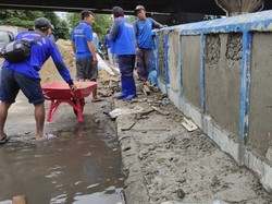 Jalan Martadinata Ancol Masih Banjir, Jembatan Lodan Ditambal Pakai Semen