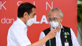 Jokowi Terima Laporan Kendala Distribusi Vaksin di Kepri