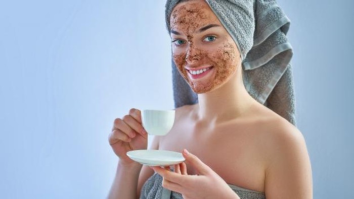 5 Manfaat Tak Terduga dari Masker Kopi, Bikin Kulit Glowing! 5 Manfaat Tak Terduga dari Masker Kopi, Bikin Kulit Glowing!
