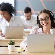 Mendengarkan Musik Kencang Beneran Bisa Merusak Otak? Ini Faktanya!