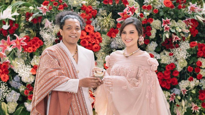 Resmi Menikah, Intip Makeup dan Gaun Pengantin Cantik Indah Permatasari