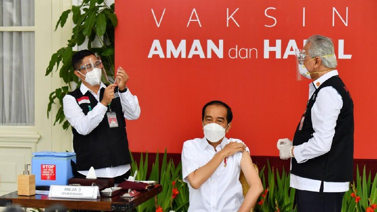 Presiden Jokowi disuntik vaksin Corona (COVID-19) Presiden Jokowi disuntik vaksin Corona (COVID-19)