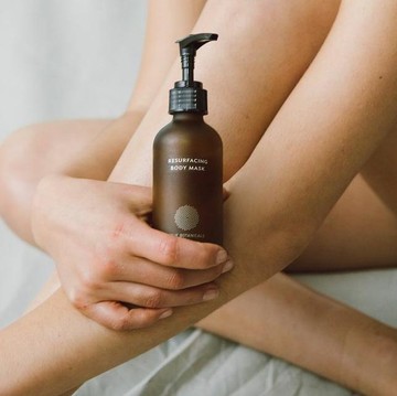 img-title Rekomendasi Perfumed Body Lotion Beraroma Sandalwood yang Eksotis dan Buat Pria Jatuh Hati