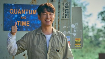 img-title Transformasi Cho Seung Woo Jadi Insinyur di Drama Korea 'Sisyphus: The Myth'