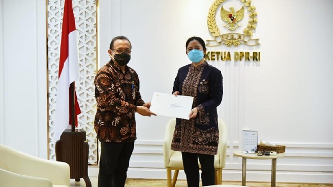 Istana Kepresidenan telah menerima surat persetujuan DPR terkait pengangkatan Komjen Listyo Sigit Prabowo menjadi Kapolri.