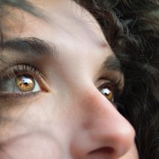 Tanpa Operasi, Ini Trik Agar Hidung Terlihat Panjang