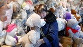 FOTO: Mengintip 20 Ribu Teddy Bear 'Hibernasi' saat Pandemi Lebih dari 20 ribu boneka beruang atau teddy bear 'hibernasi' di gudang di sebuah desa kecil di Hungaria timur, hingga pandemi virus corona Covid-19 mereda.