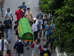 4 Adab Mengiringi Jenazah yang Perlu Diperhatikan Muslim