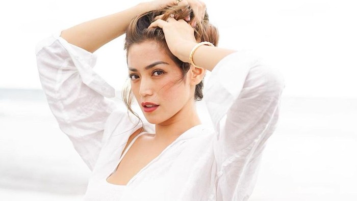 10 Potret Body Goals Jessica Iskandar, Bikin Iri!