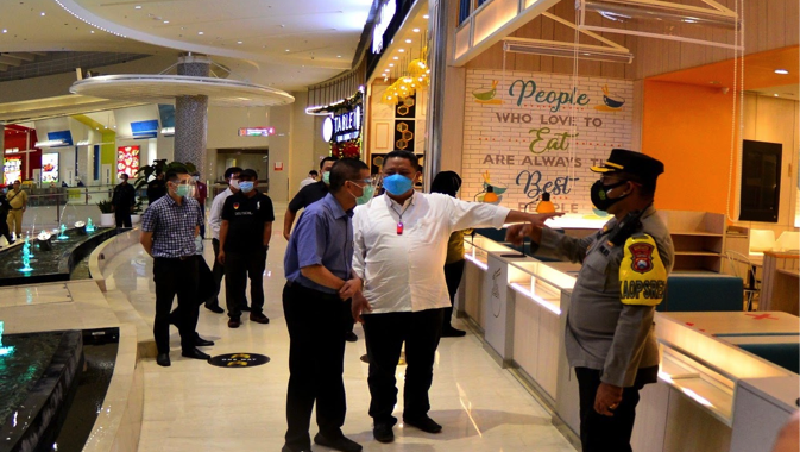 Penerapan Pemberlakuan Pembatasan Kegiatan Masyarakat (PPKM) di Kota Surabaya terbilang lancar sejak awal diberlakukan