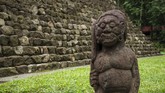 FOTO: Candi Sukuh, Hamparan Arca Seksualitas Penuh Makna Di Karanganyar, Jawa Tengah, berdiri Candi Sukuh, situs yang disebut-sebut sebagai tempat pertapaan di tengah hamparan arca simbol seksualitas yang kaya makna.